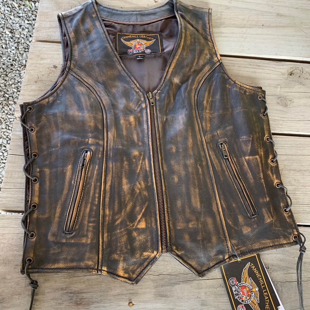 New Women’s Gun Pocket Leather Vest in Brown